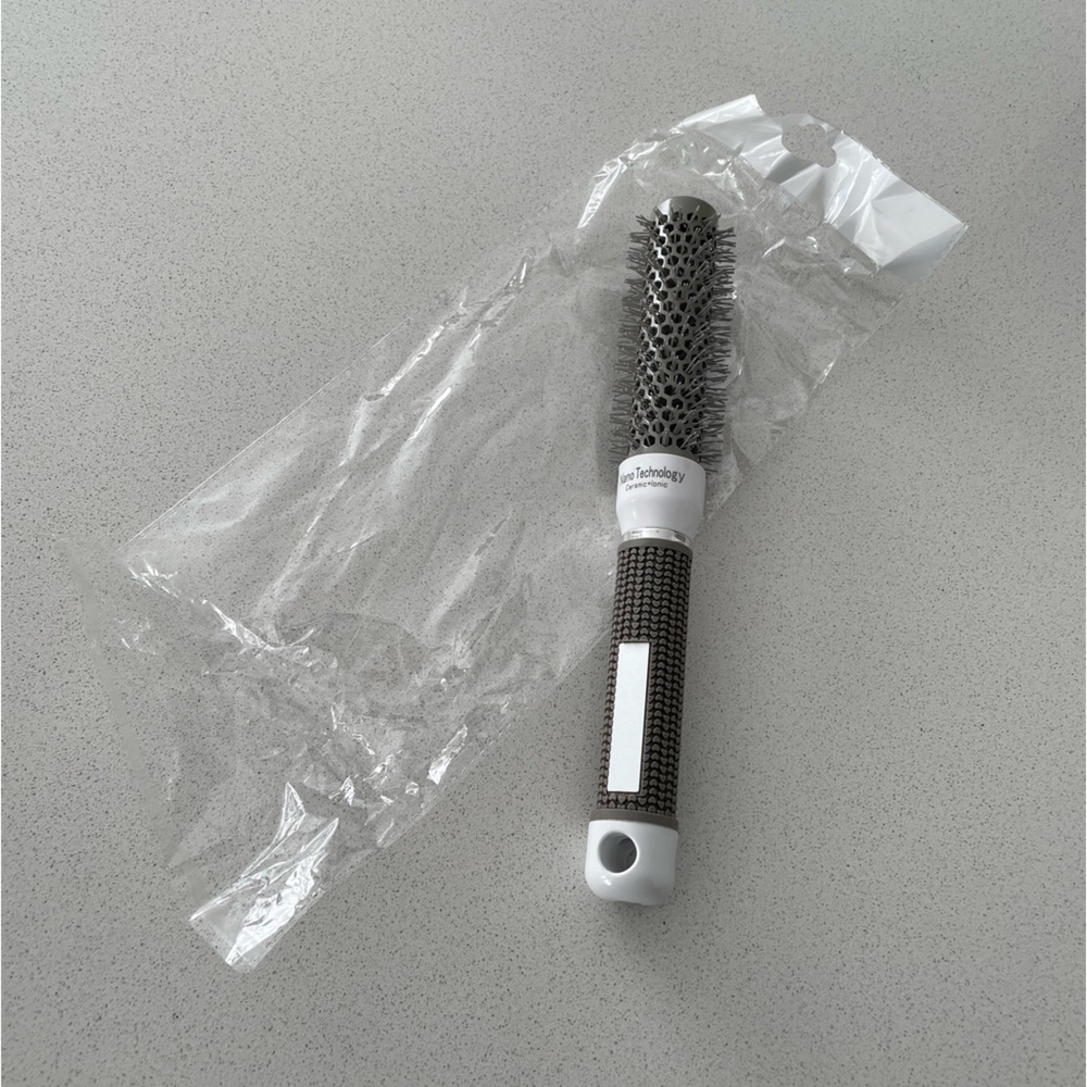 New 25mm round hair brush